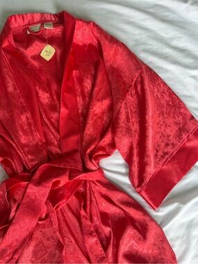 Victoria's Secret Red Satin Jacquard Kimono Robe